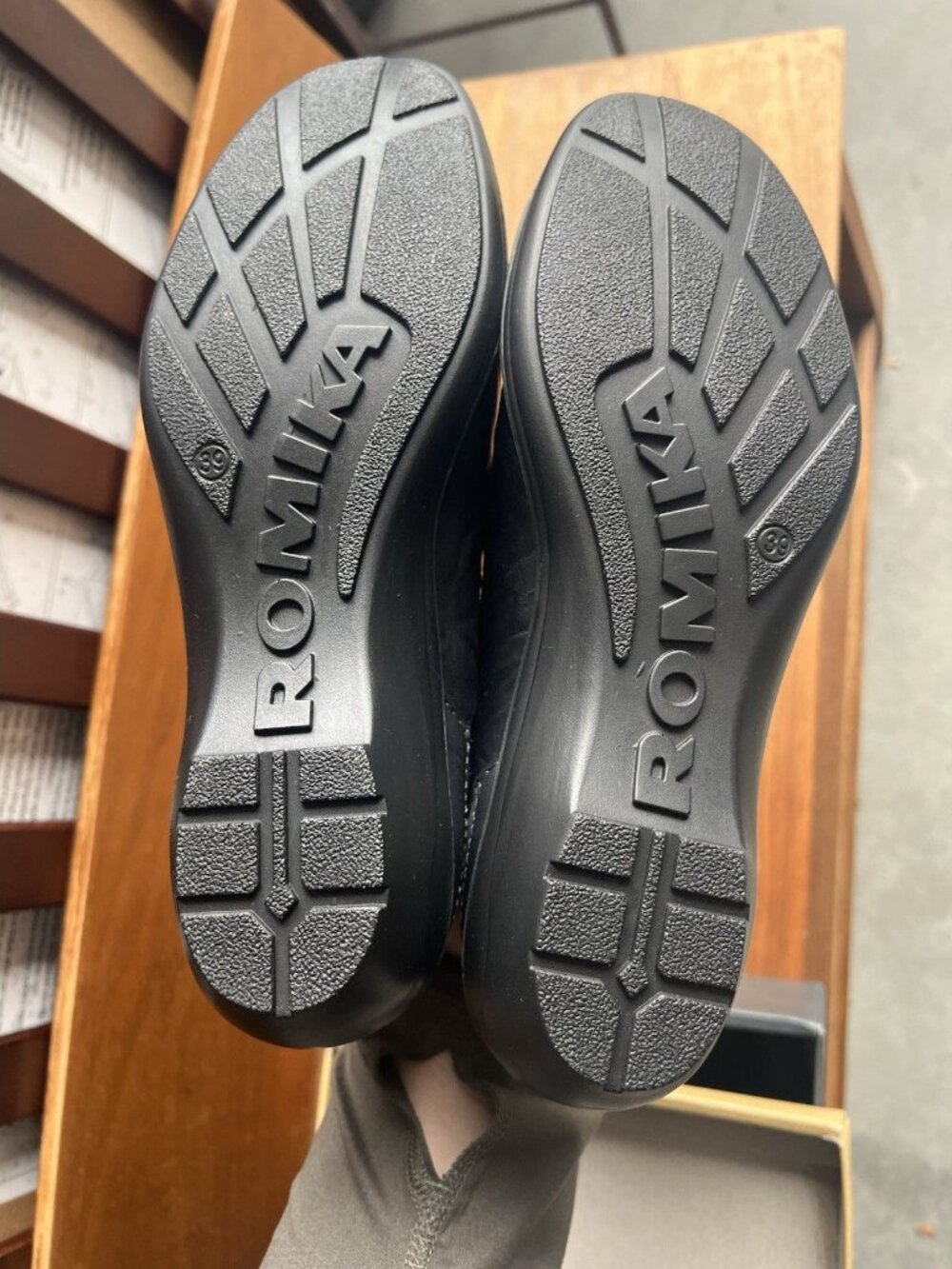 Romika Mary Jane Cassie 50 Flats EU 39 Black Leather US 8 NIB Comfort Shoe - Picture 5 of 6